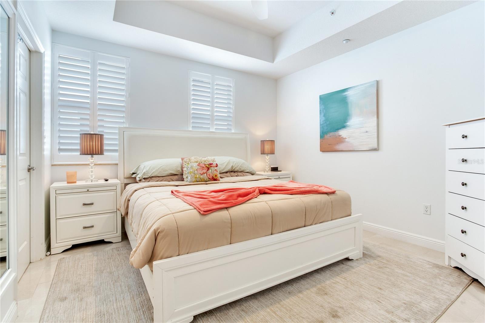 LAS FLORES CONDO - Residential