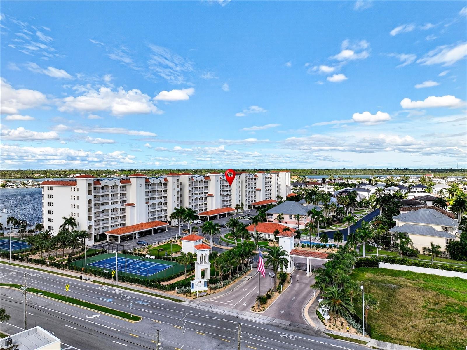 LAS FLORES CONDO - Residential