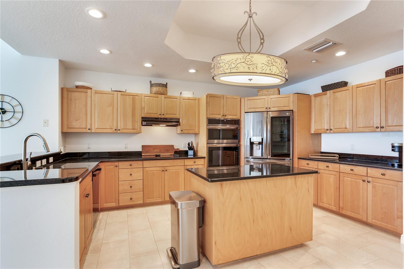 LAS FLORES CONDO - Residential