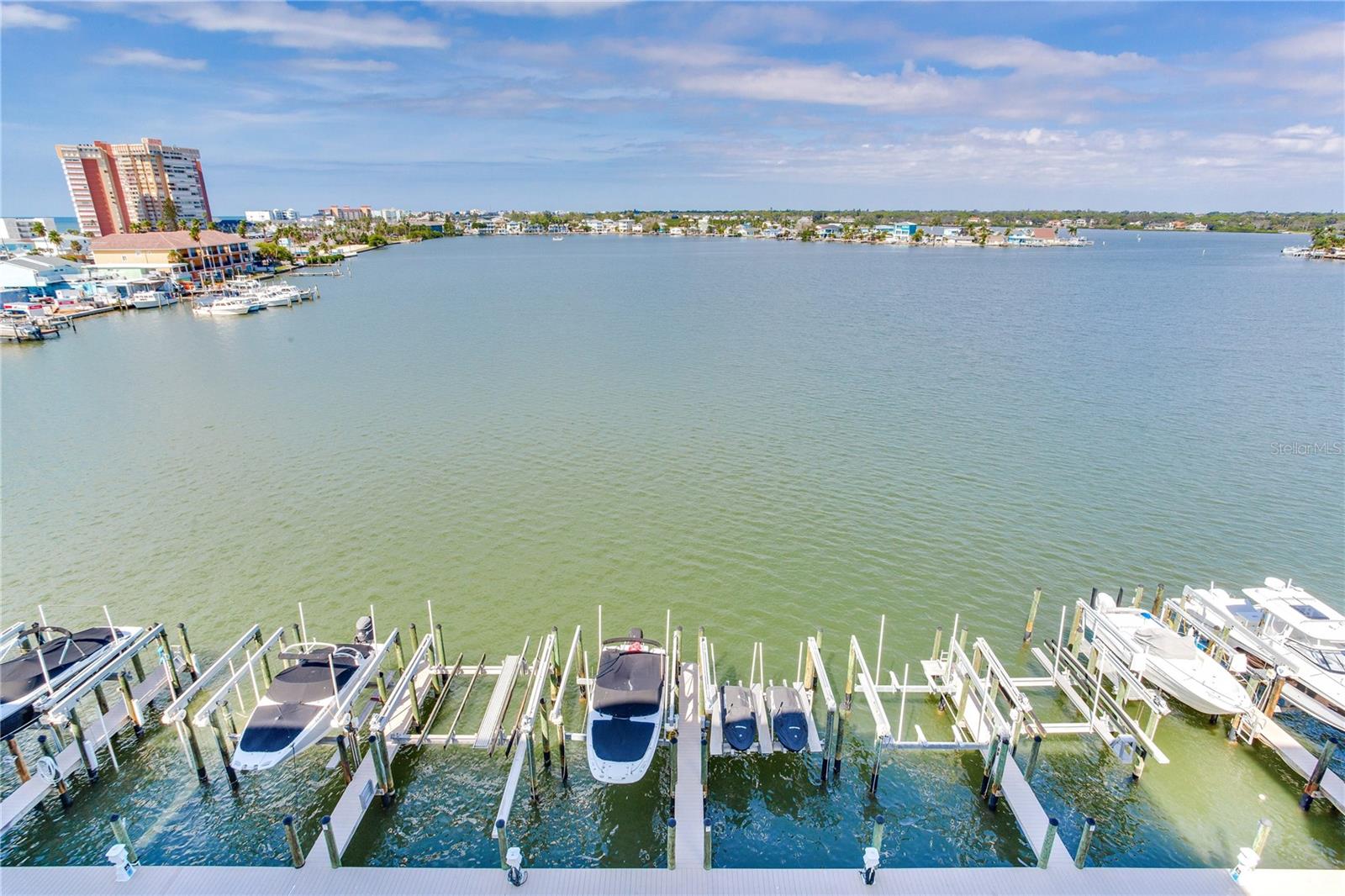 LAS FLORES CONDO - Residential