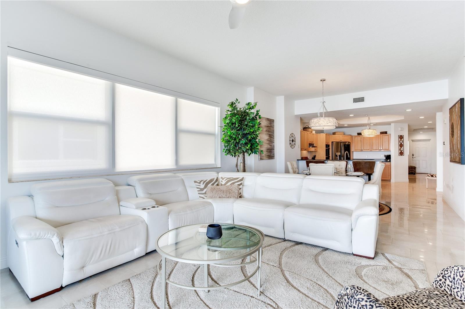 LAS FLORES CONDO - Residential