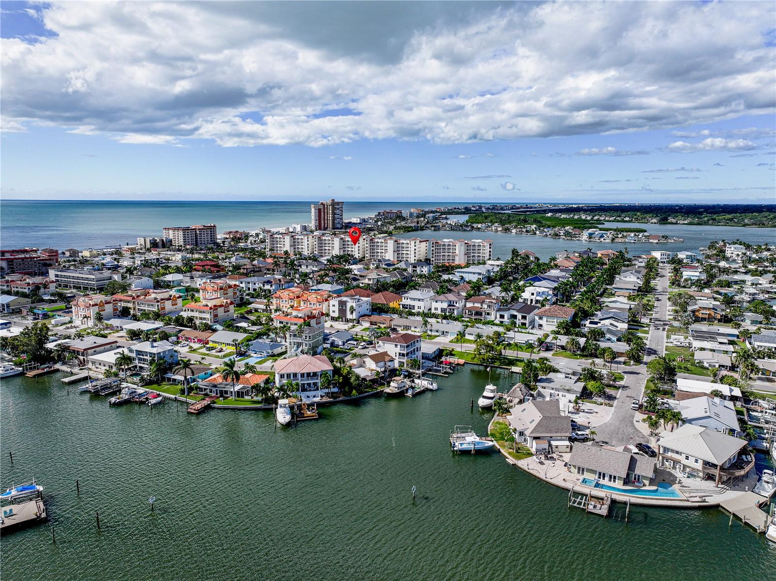 LAS FLORES CONDO - Residential