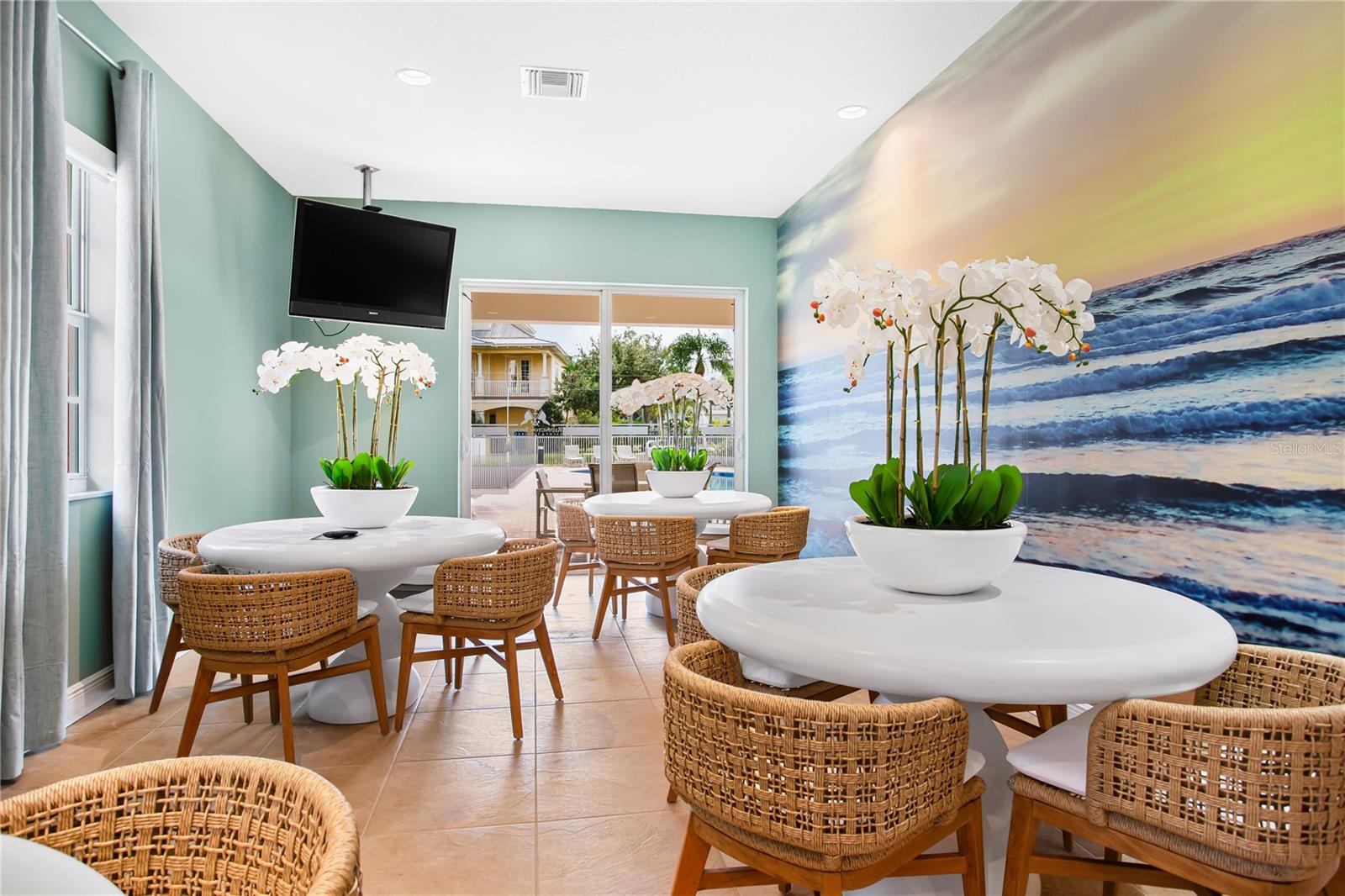 LAS FLORES CONDO - Residential