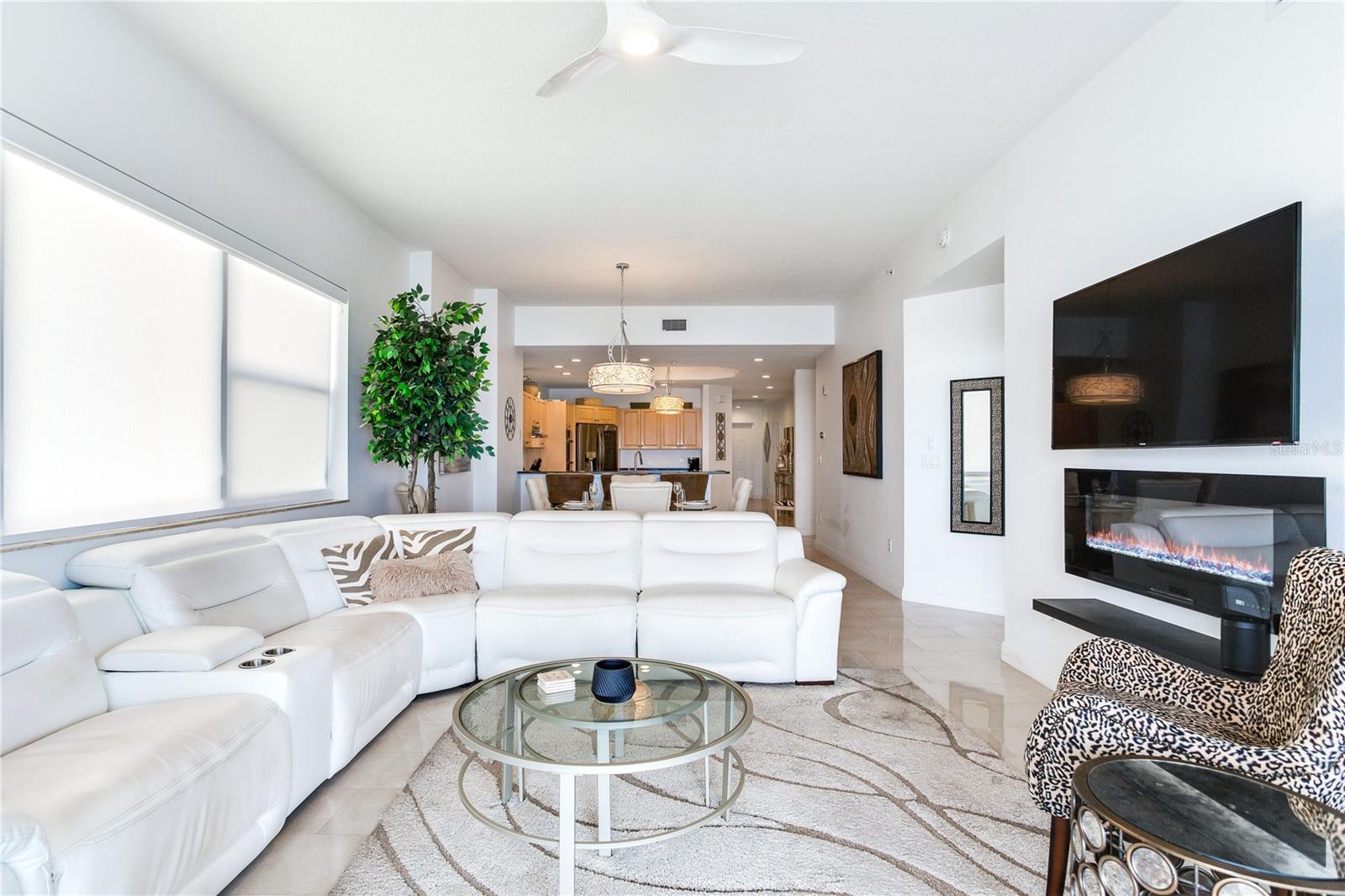 LAS FLORES CONDO - Residential