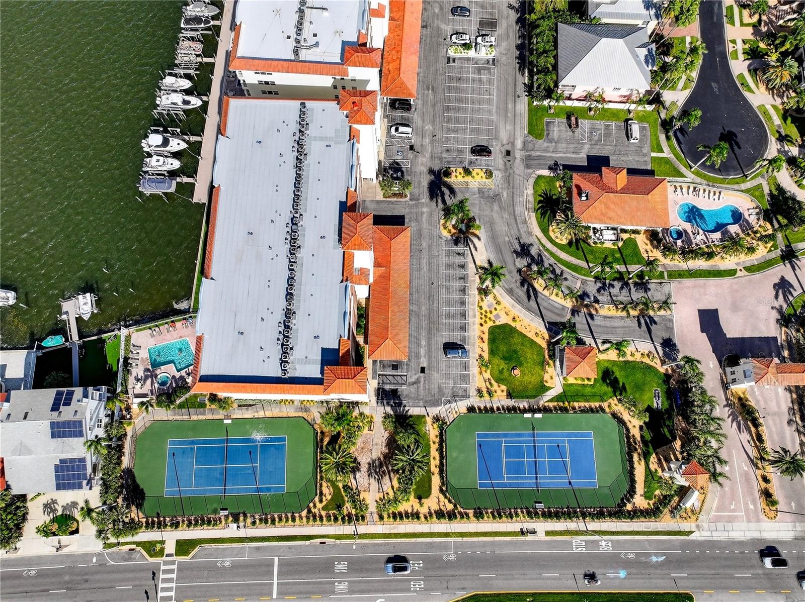 LAS FLORES CONDO - Residential