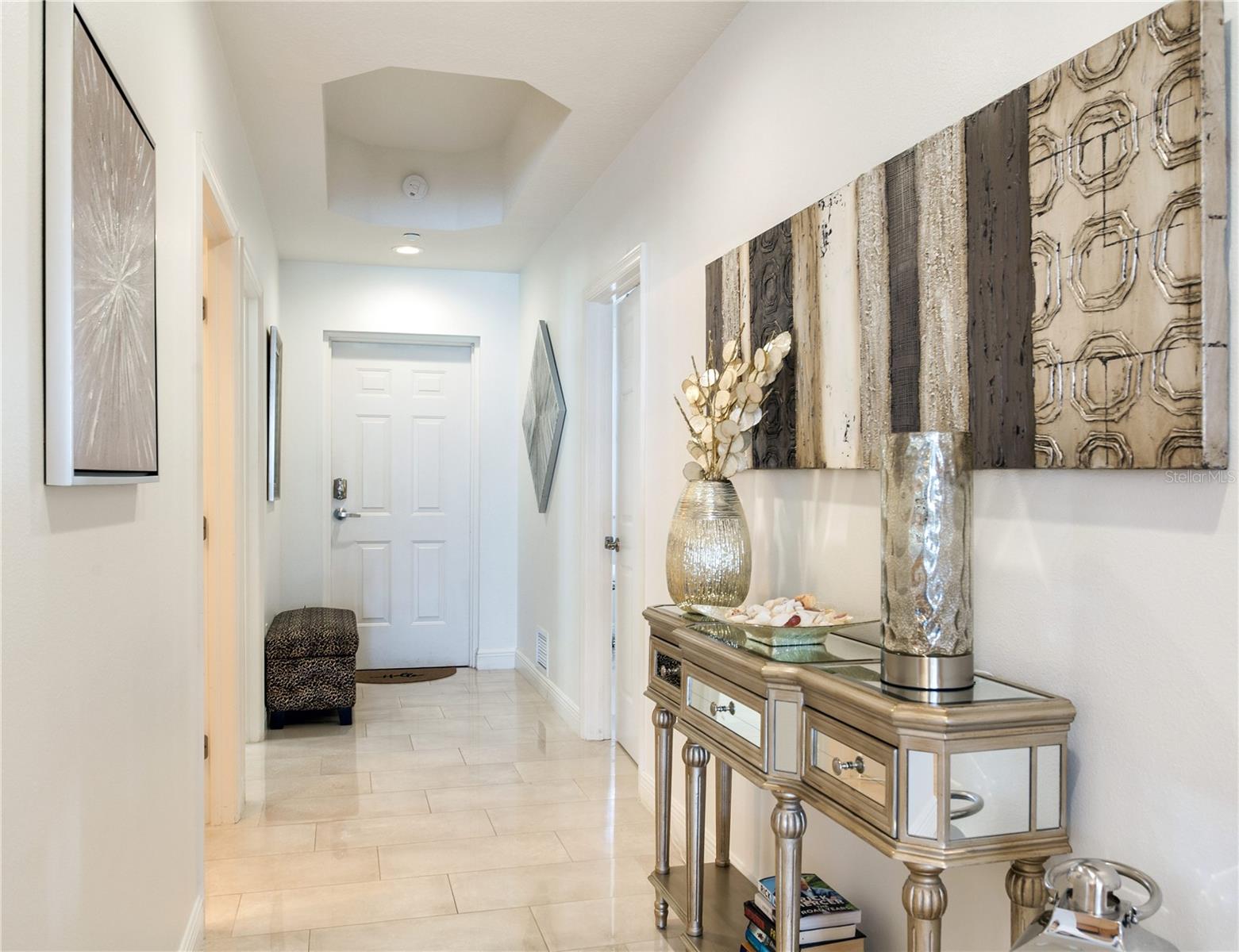 LAS FLORES CONDO - Residential