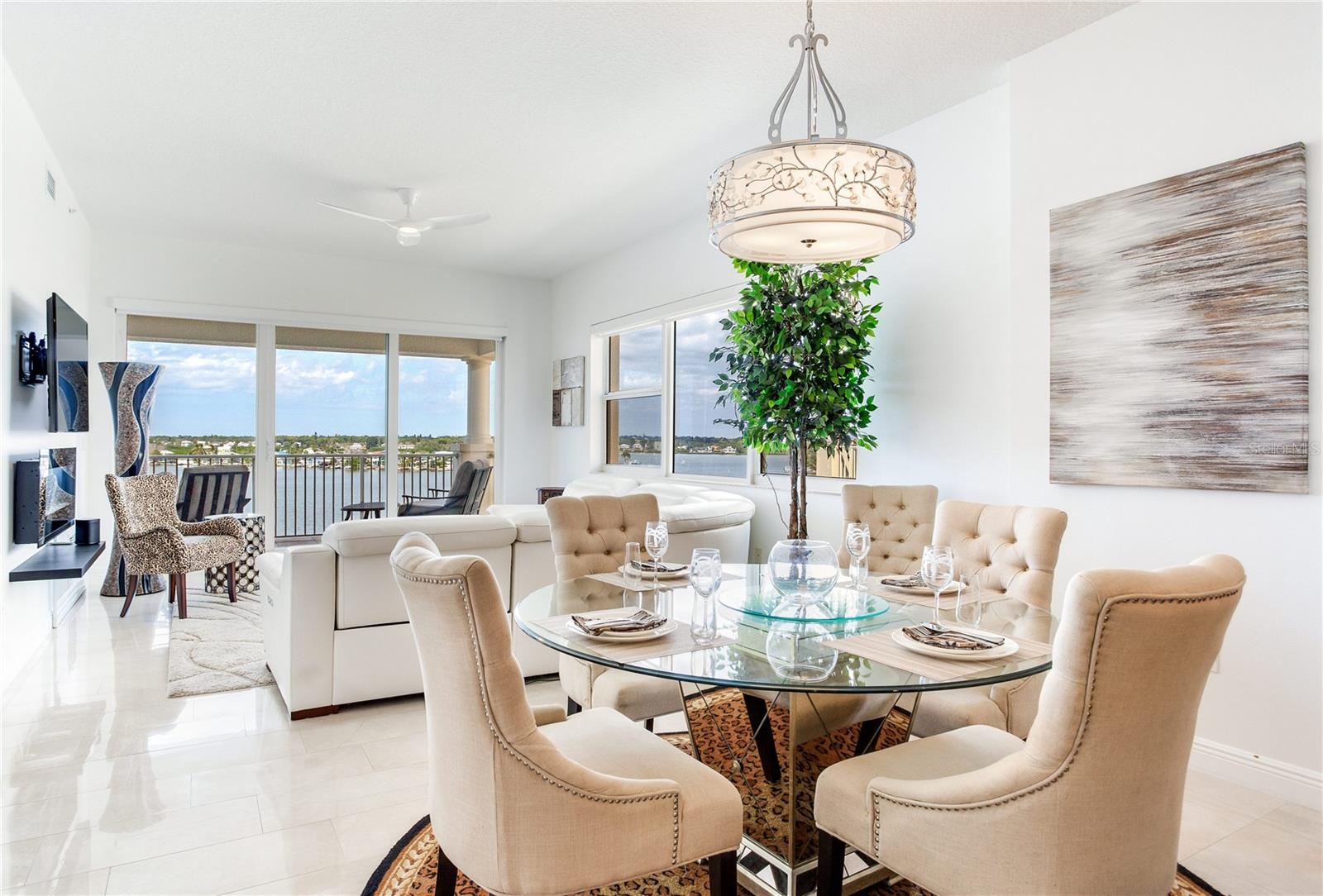 LAS FLORES CONDO - Residential