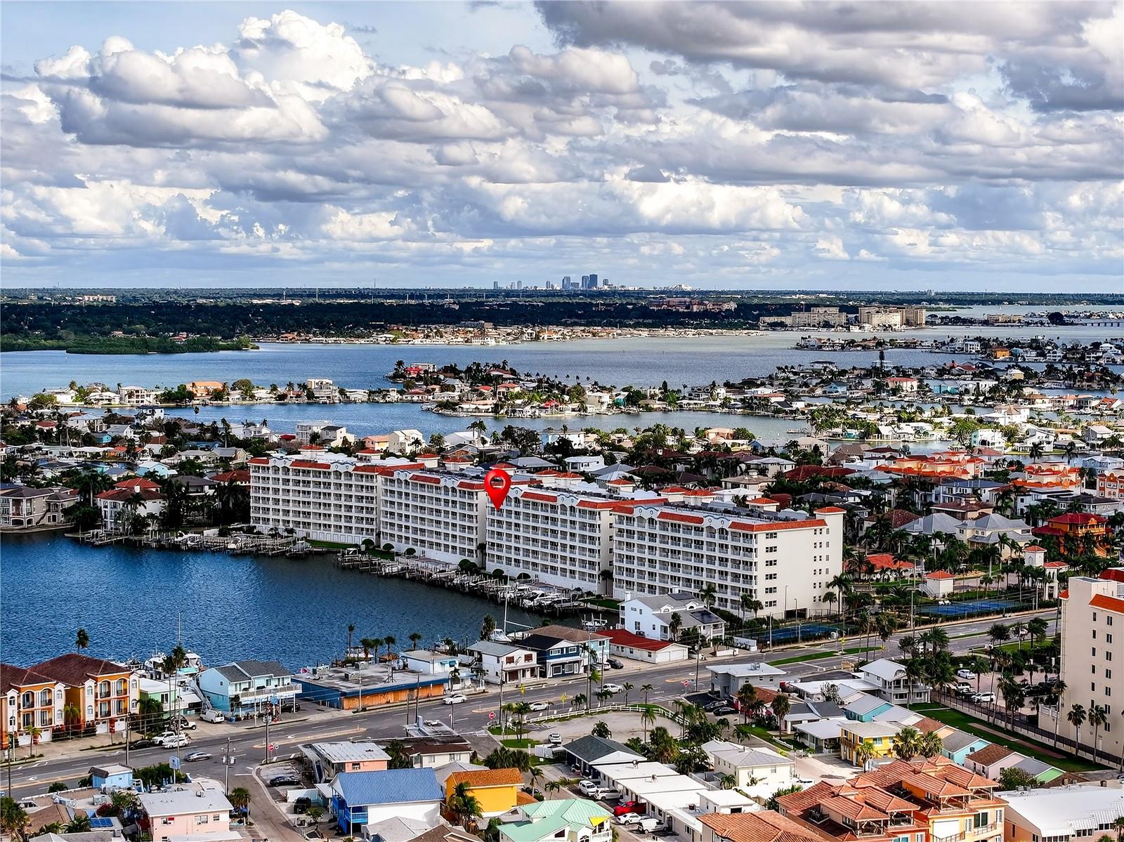 LAS FLORES CONDO - Residential