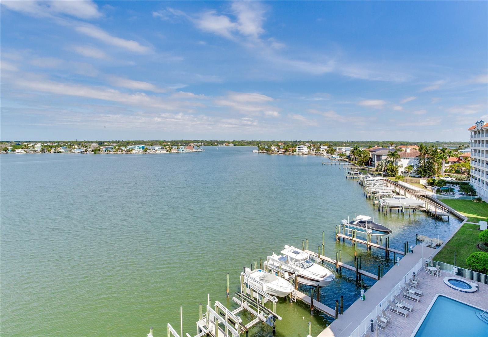 LAS FLORES CONDO - Residential