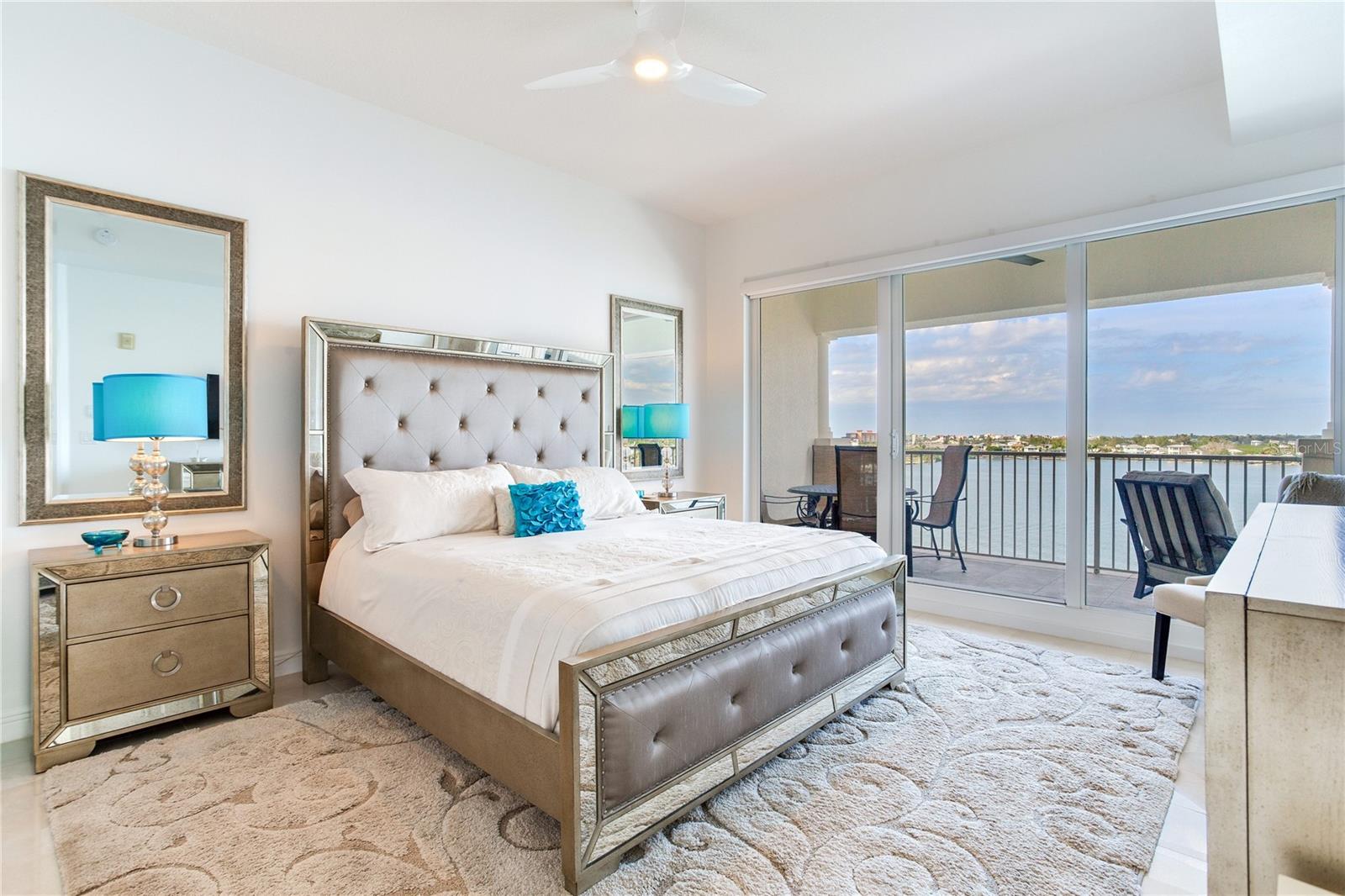 LAS FLORES CONDO - Residential