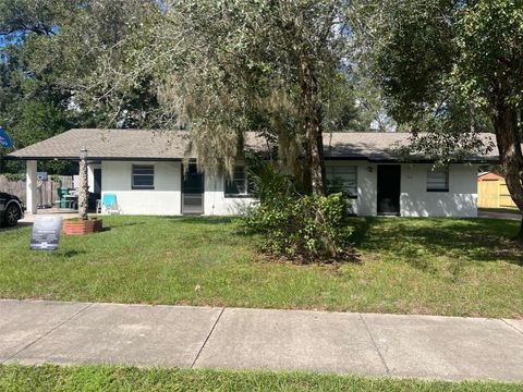 Photo of 134 E Kicklighter Road, Lake Helen, FL 32744 (MLS # V4945254)