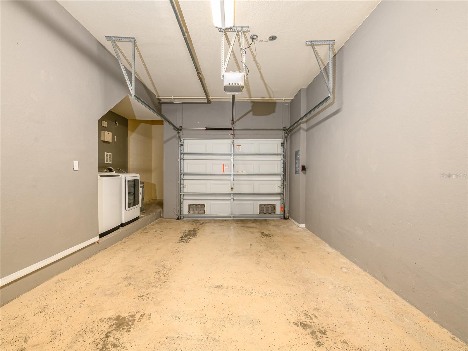 CORDOBA BEACH PARK - Residential Lease
