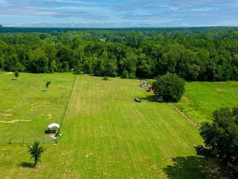 Tiny photo for 19221 Baker Road, Umatilla, FL 32784 (MLS # G5114788)