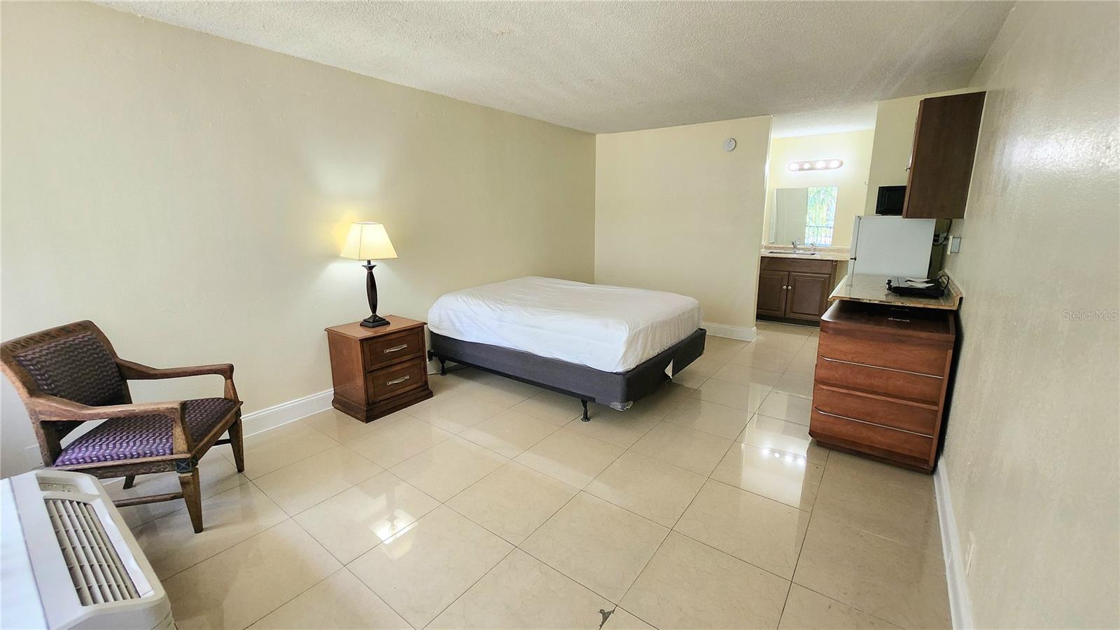 SANDLAKE COURTYARDS CONDO 5901/3515 - Residential