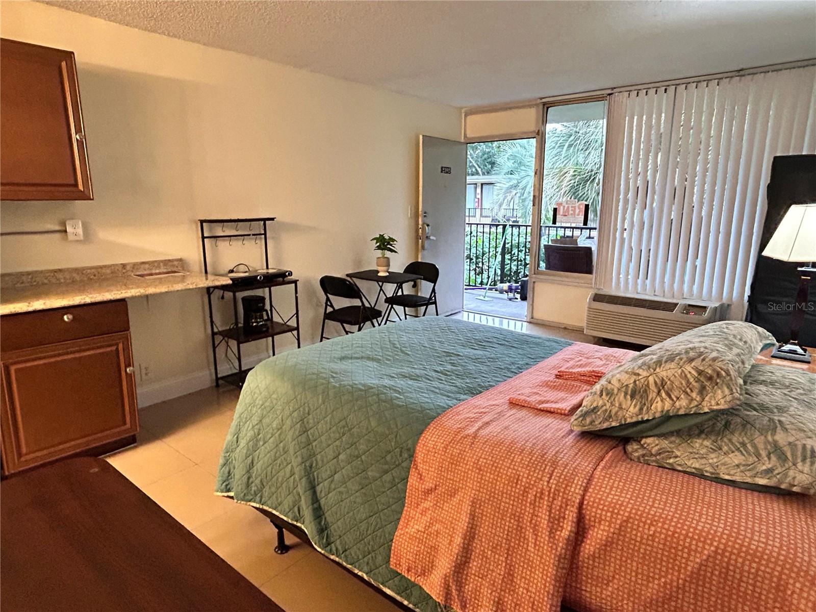 SANDLAKE COURTYARDS CONDO 5901/3515 - Residential