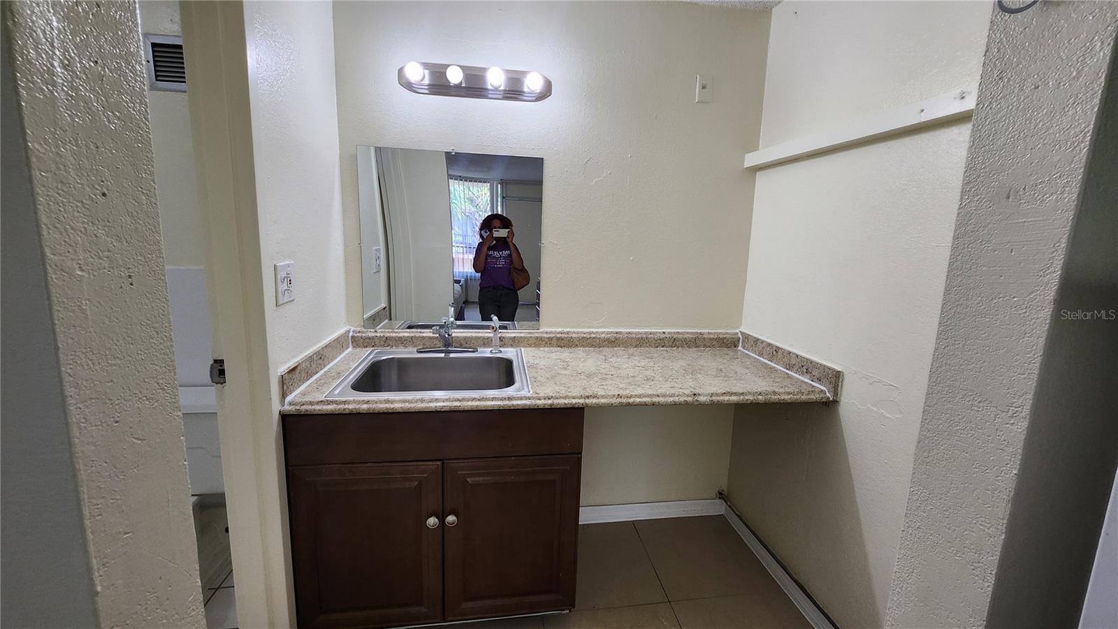 SANDLAKE COURTYARDS CONDO 5901/3515 - Residential