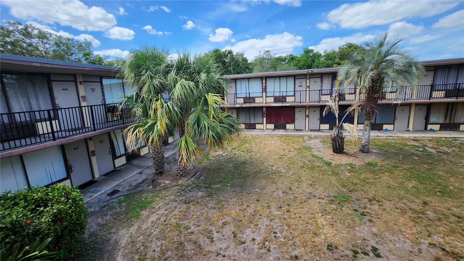 SANDLAKE COURTYARDS CONDO 5901/3515 - Residential