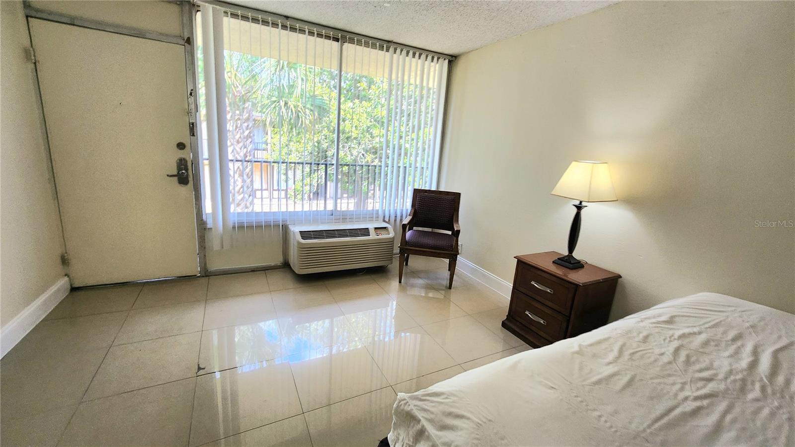 SANDLAKE COURTYARDS CONDO 5901/3515 - Residential