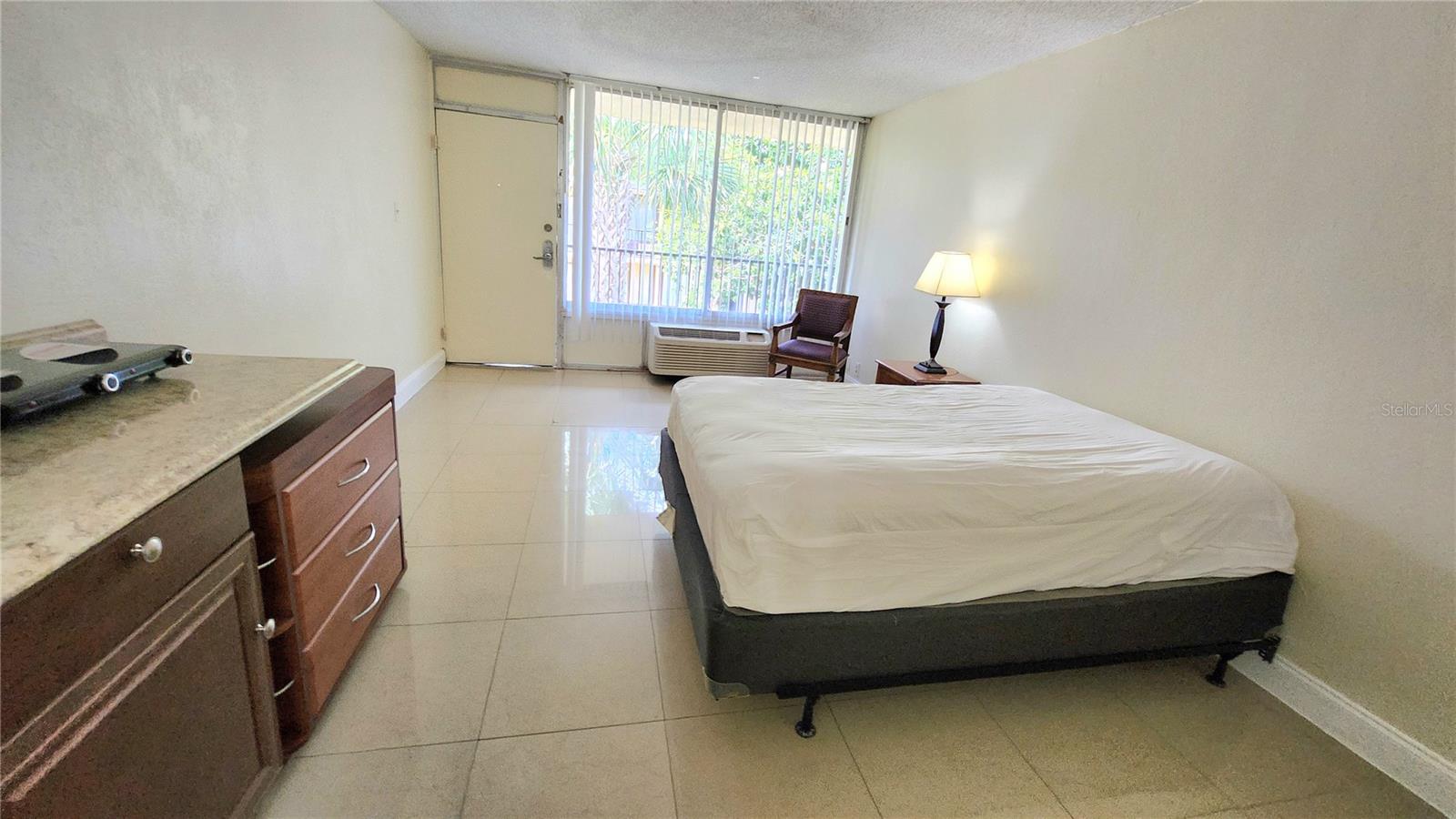 SANDLAKE COURTYARDS CONDO 5901/3515 - Residential