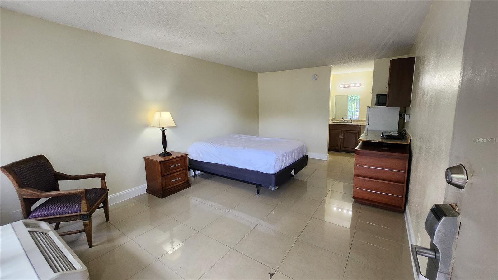 SANDLAKE COURTYARDS CONDO 5901/3515 - Residential