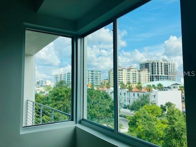 332 COCOANUT - Residential