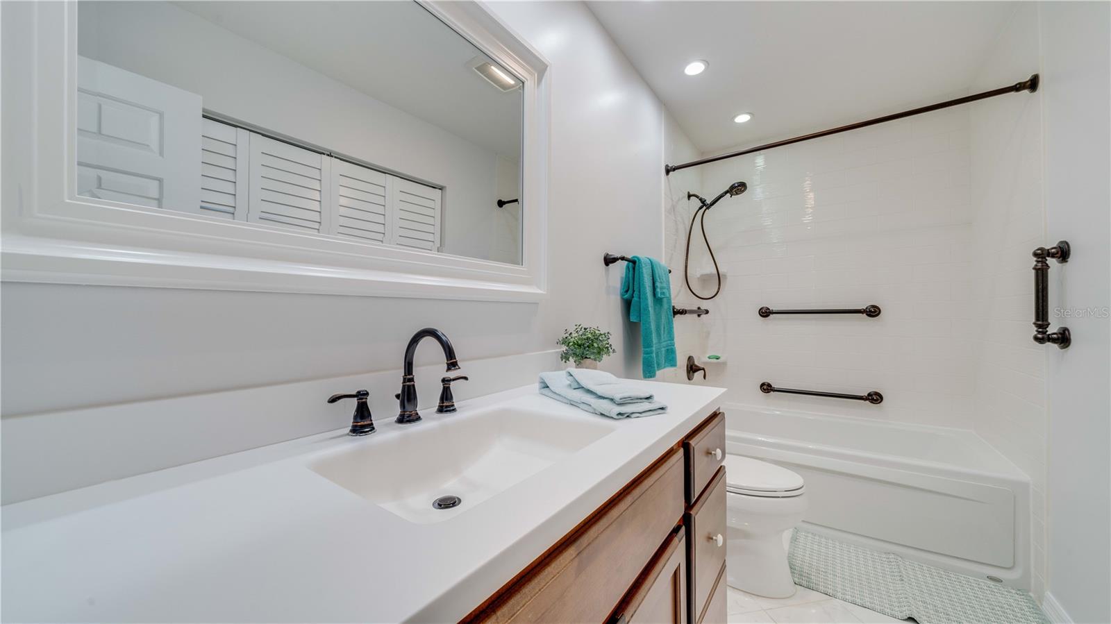 ROSE GARDEN VILLAS CONDO - Residential