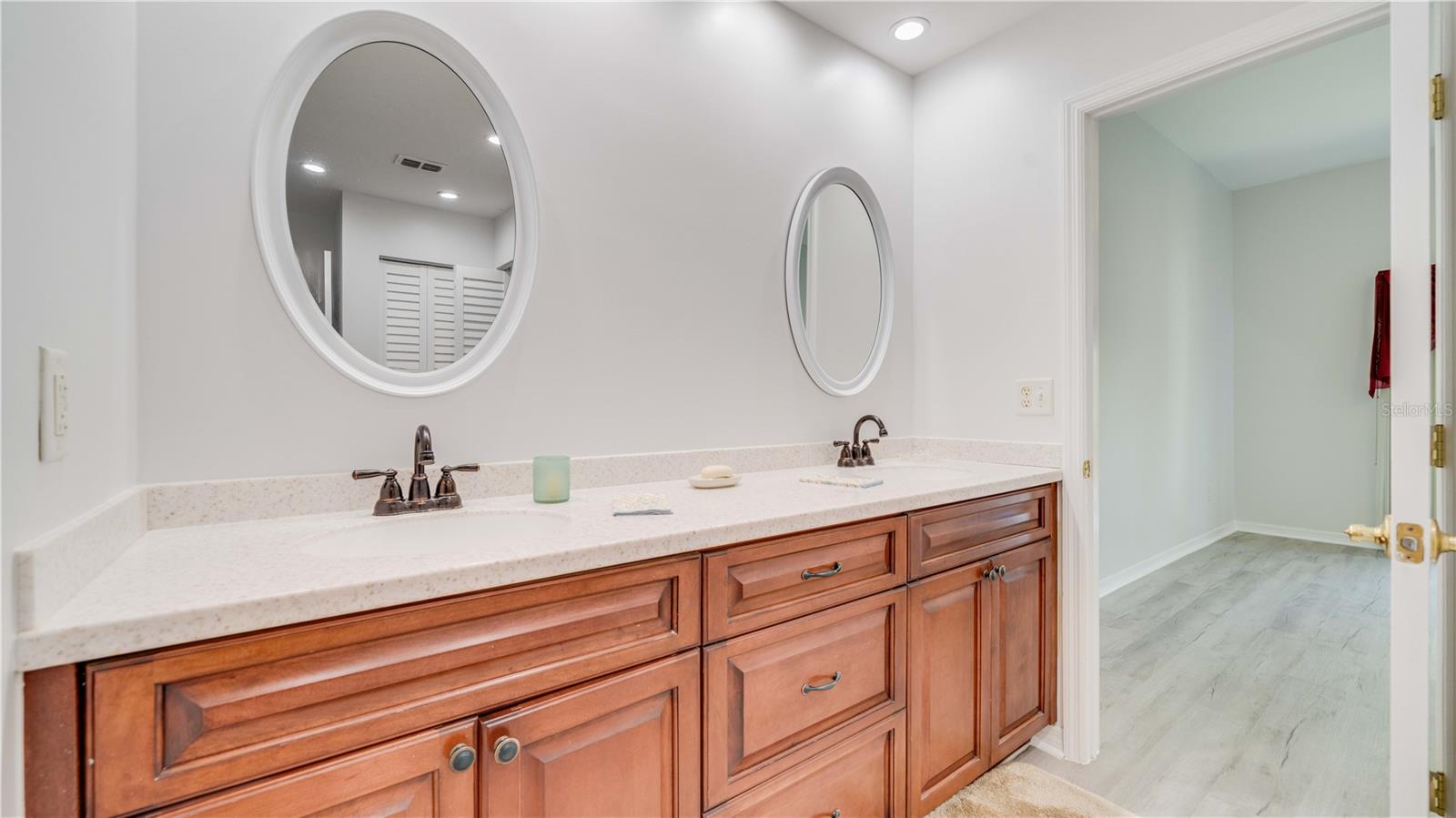 ROSE GARDEN VILLAS CONDO - Residential