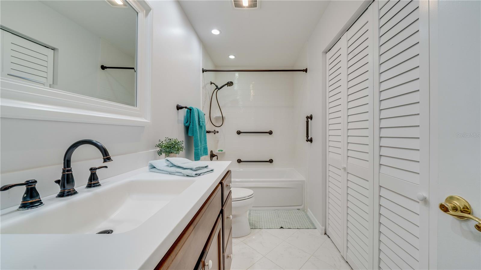 ROSE GARDEN VILLAS CONDO - Residential