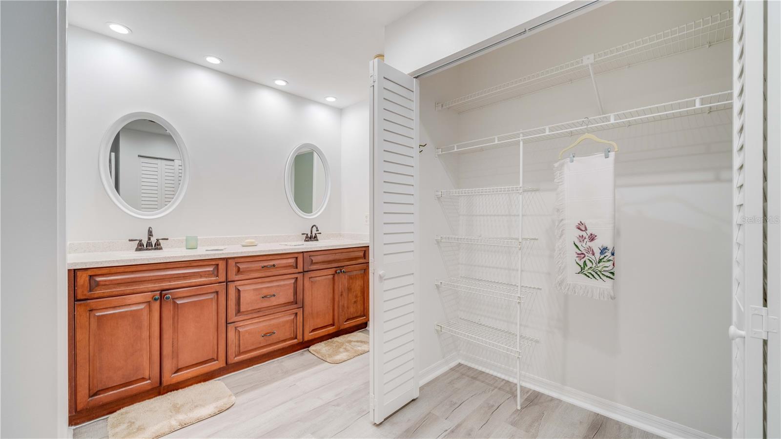 ROSE GARDEN VILLAS CONDO - Residential