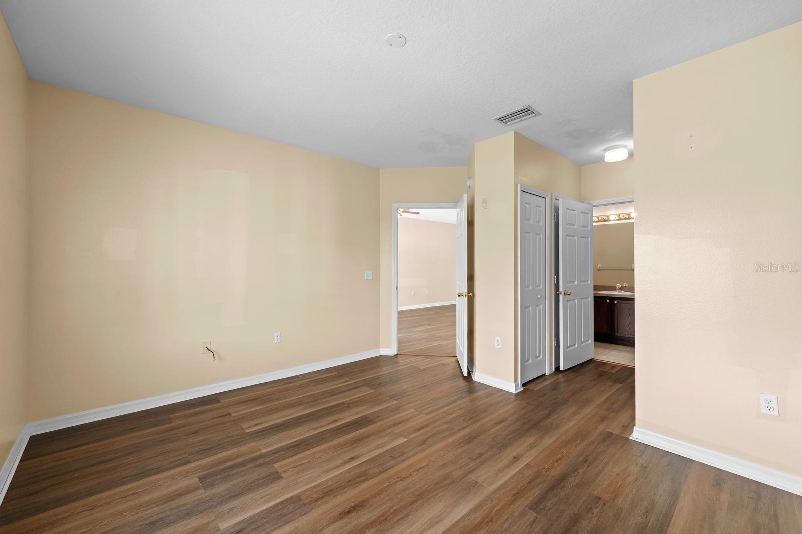 VILLAGES OF BLOOMINGDALE CONDO - Residential