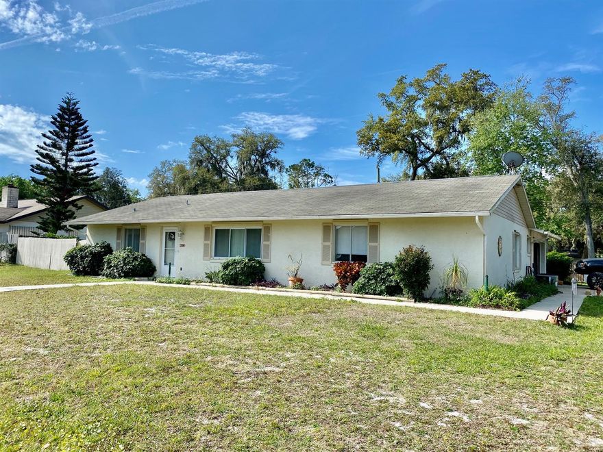 Affordable pool home on a corner lot in Florida Shores.
3 Bedroom, 2 bath , 2 car garage.
New AC 2019
Great for an investor or a renovation.
Whole house generator.
12 x 20 storage shed.
Hurricane Shutters.
BRING ALL OFFERS! ;Water: City