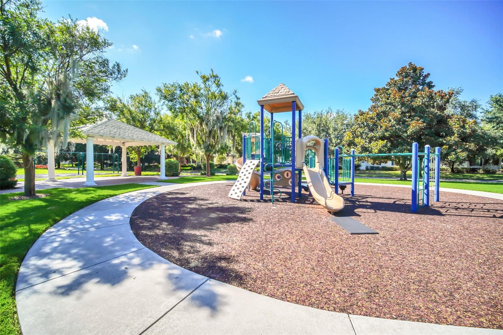 KEENES POINTE - Residential