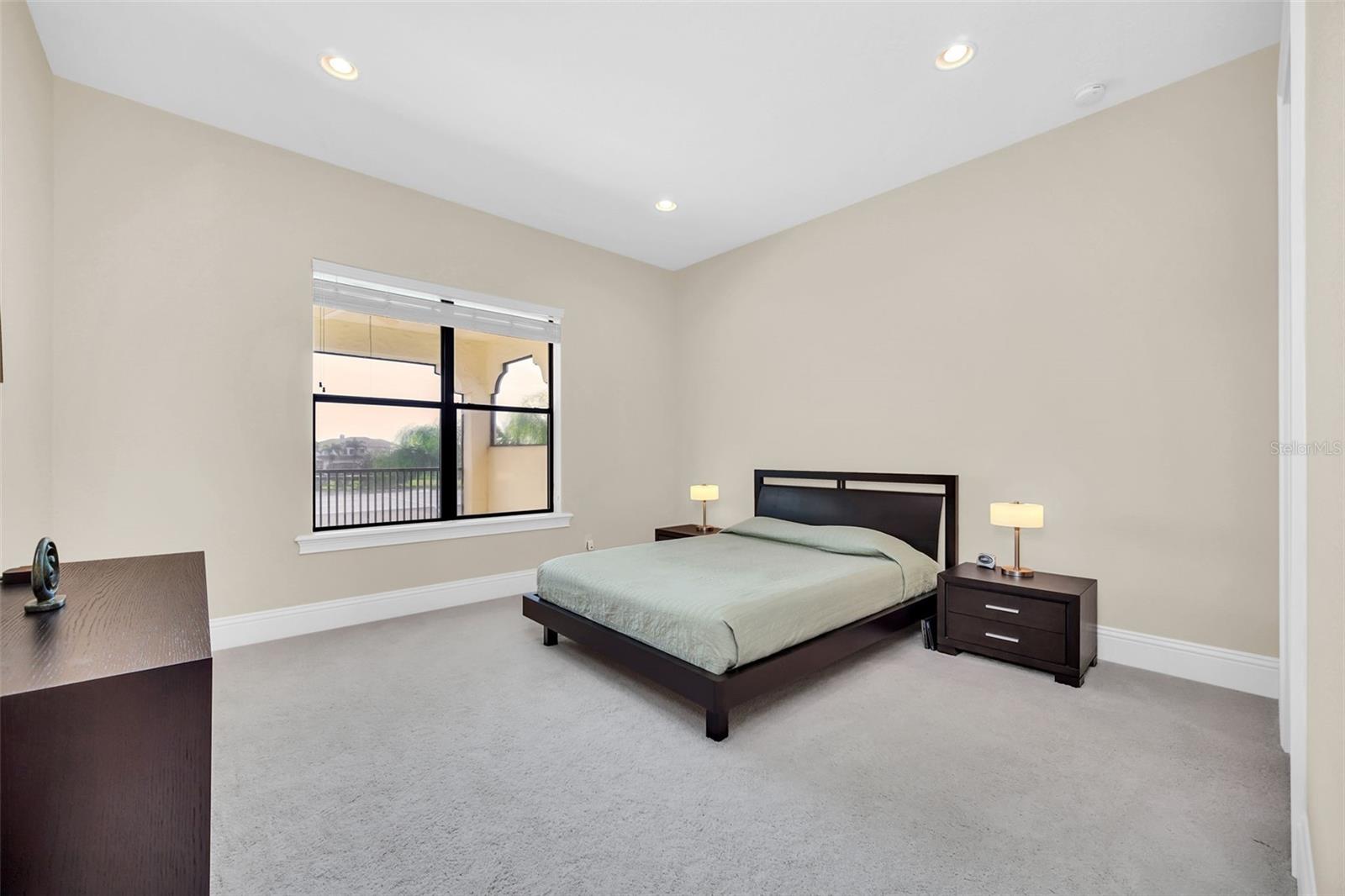 KEENES POINTE - Residential