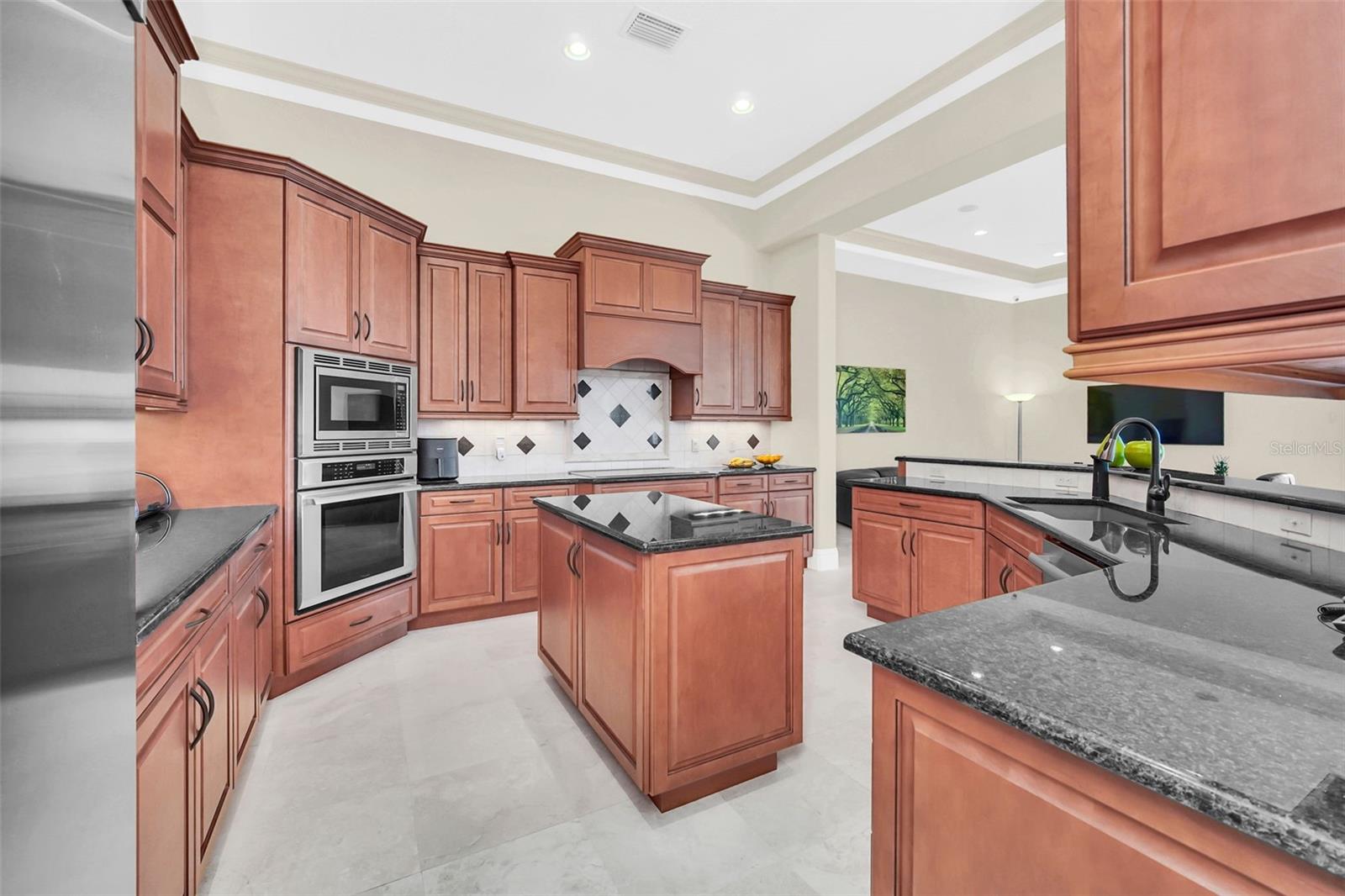 KEENES POINTE - Residential