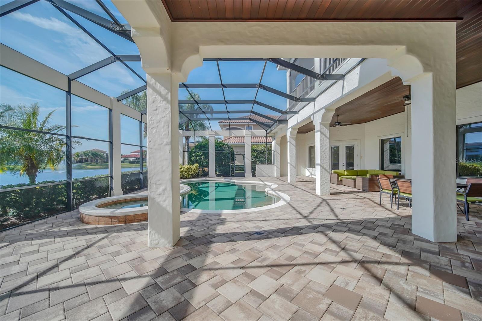 KEENES POINTE - Residential