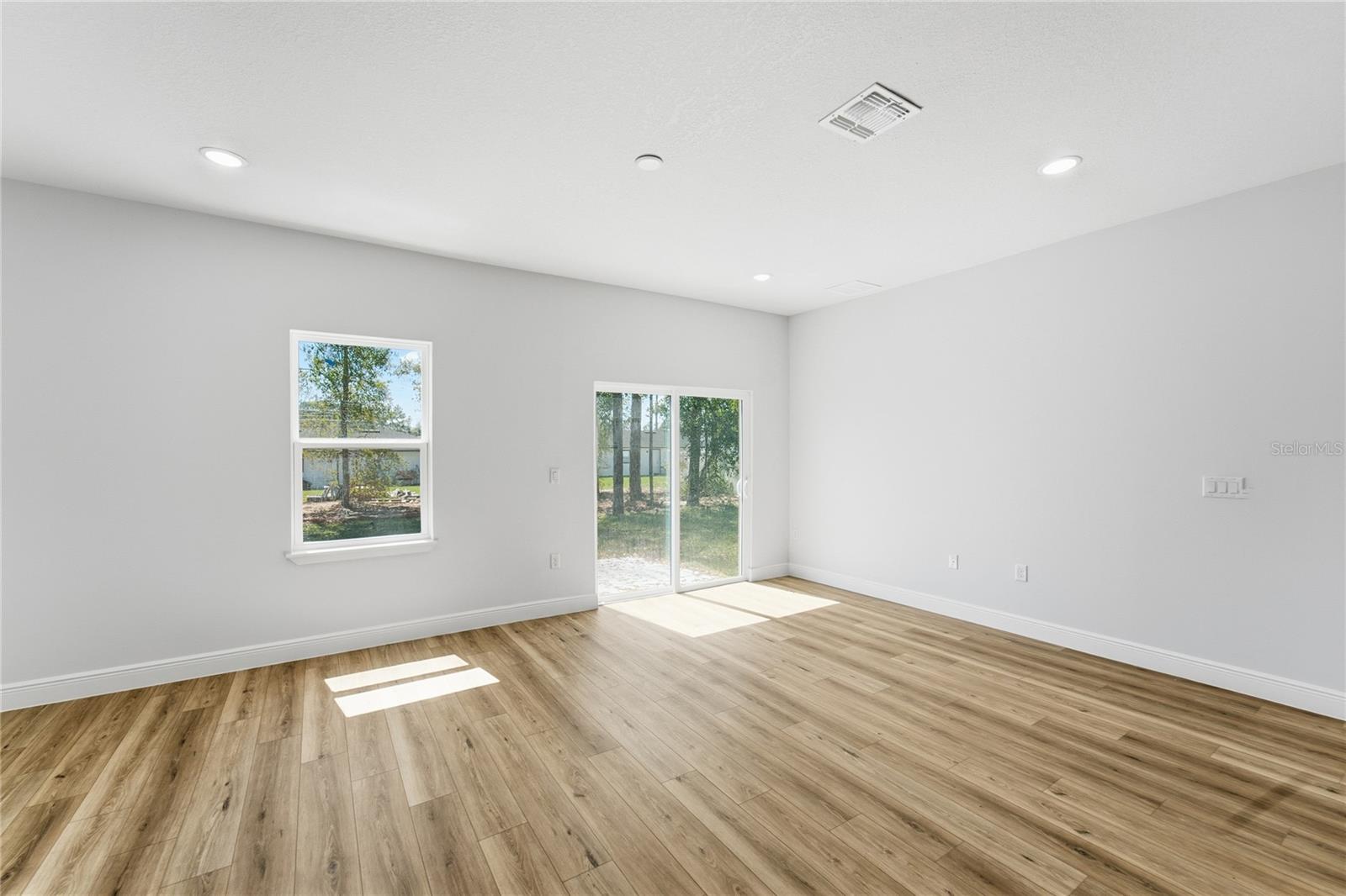 MARION OAKS 10 - Residential