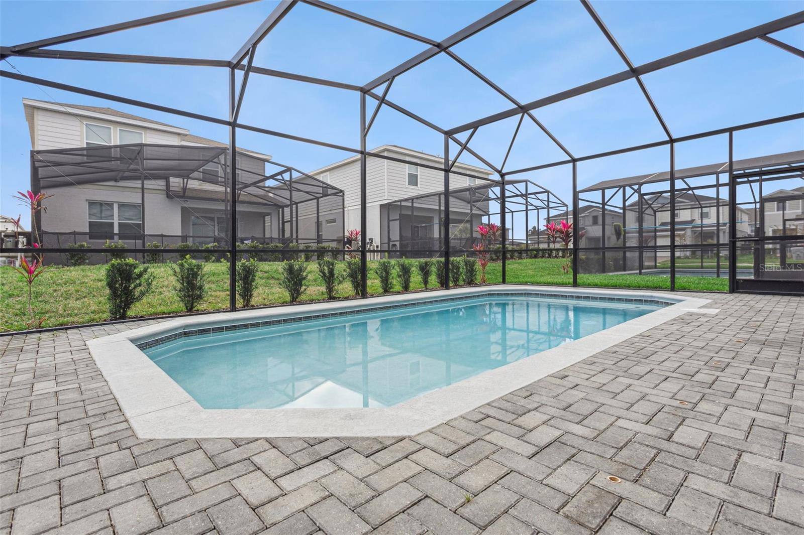 WINDSOR CAY - Residential