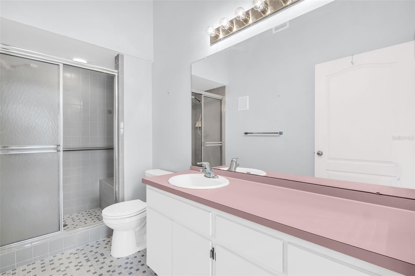 ON TOP OF THE WORLD - Residential