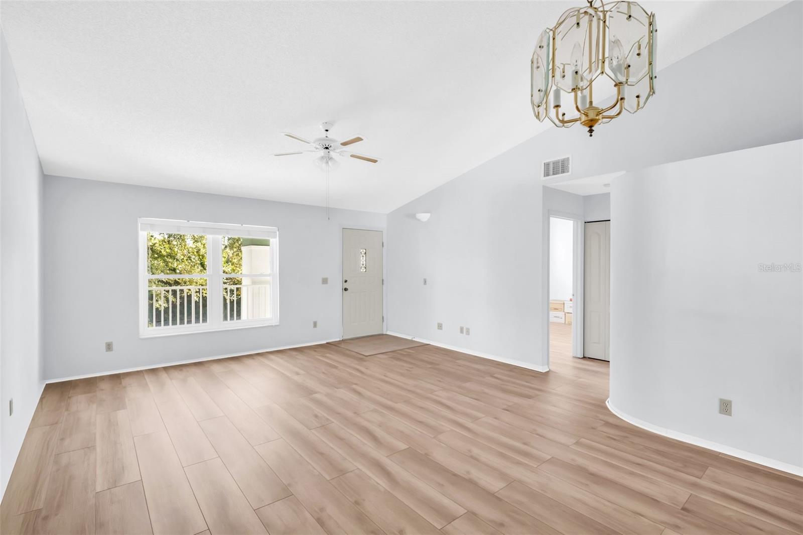 2298 AMERICUS BOULEVARD E 38