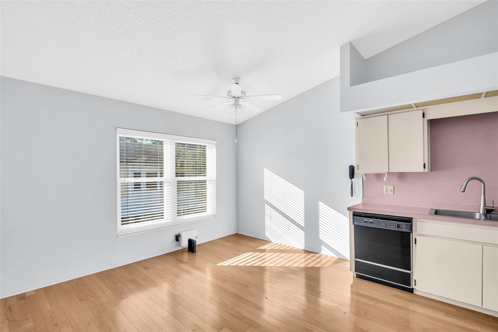 ON TOP OF THE WORLD - Residential