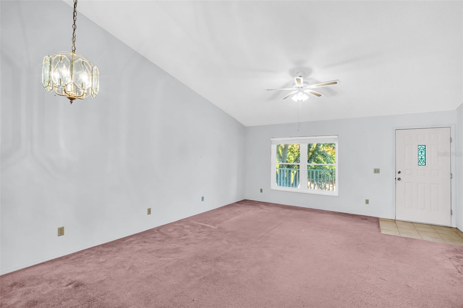 ON TOP OF THE WORLD - Residential