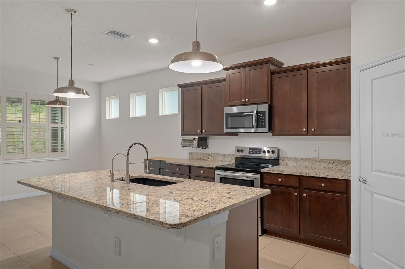 LAKE JOVITA GOLF & COUNTRY CLU - Residential