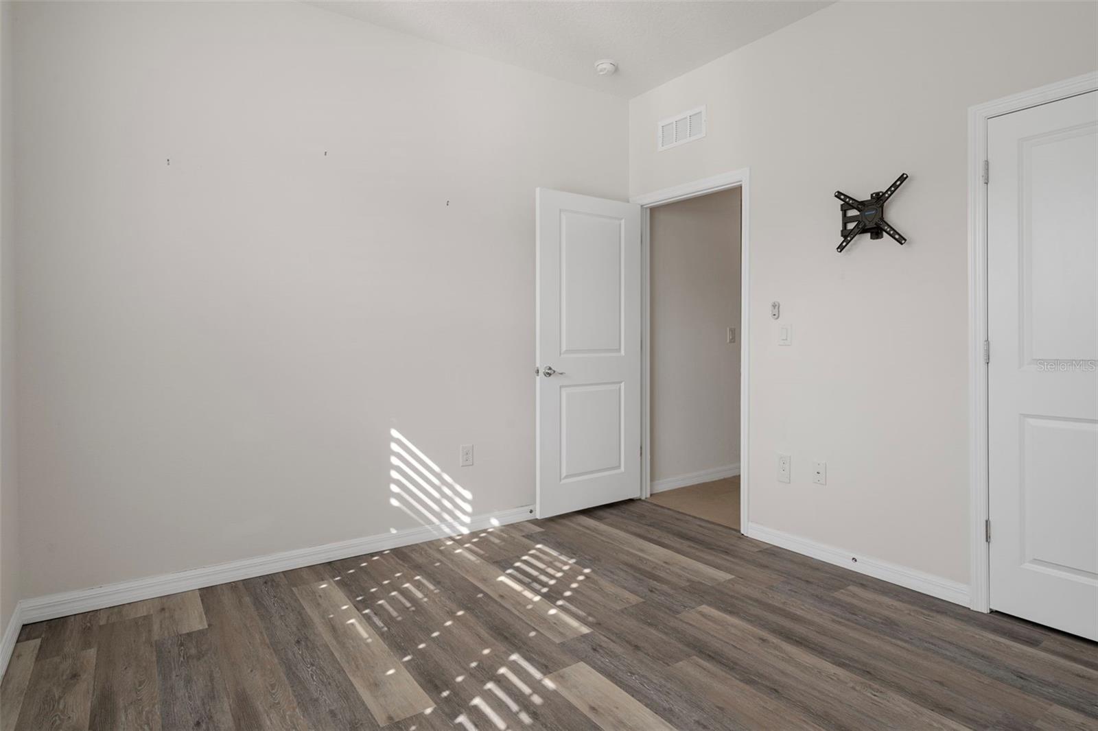 LAKE JOVITA GOLF & COUNTRY CLU - Residential