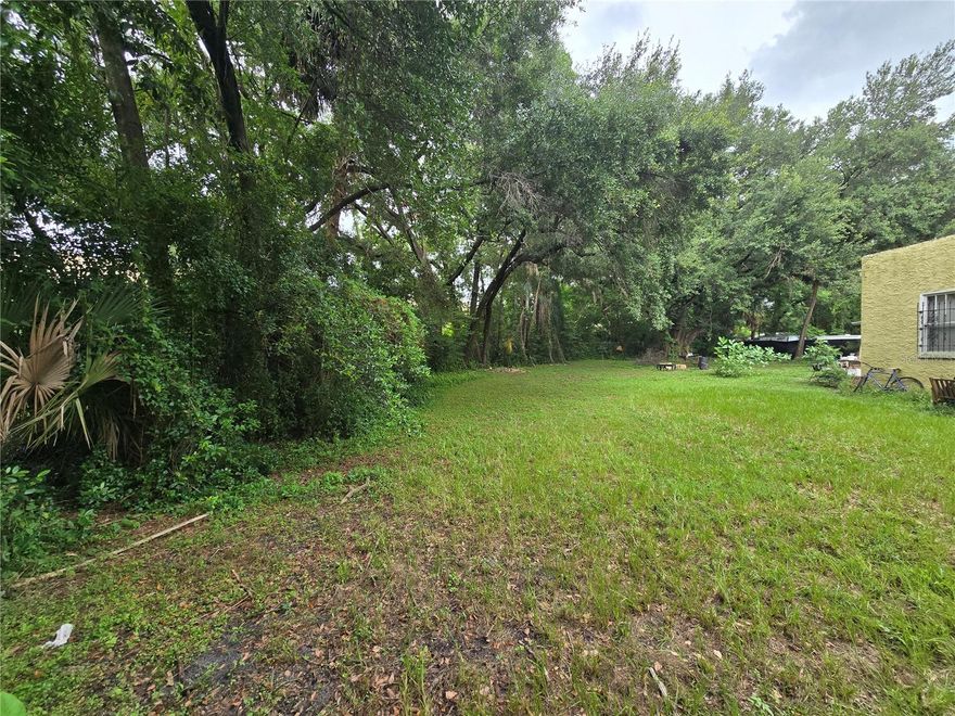 Fantastic opportunity to build in the heart of Orlando! This 6,579 sq ft (0.15 acre) residential vacant lot is zoned ORL-R-2A and nestled in the Sunset Lake Subdivision, just minutes from Downtown Orlando, Camping World Stadium, and major expressways. Whether you're an investor or a builder looking for your next infill development project, this lot offers strong potential in an area seeing continued revitalization.