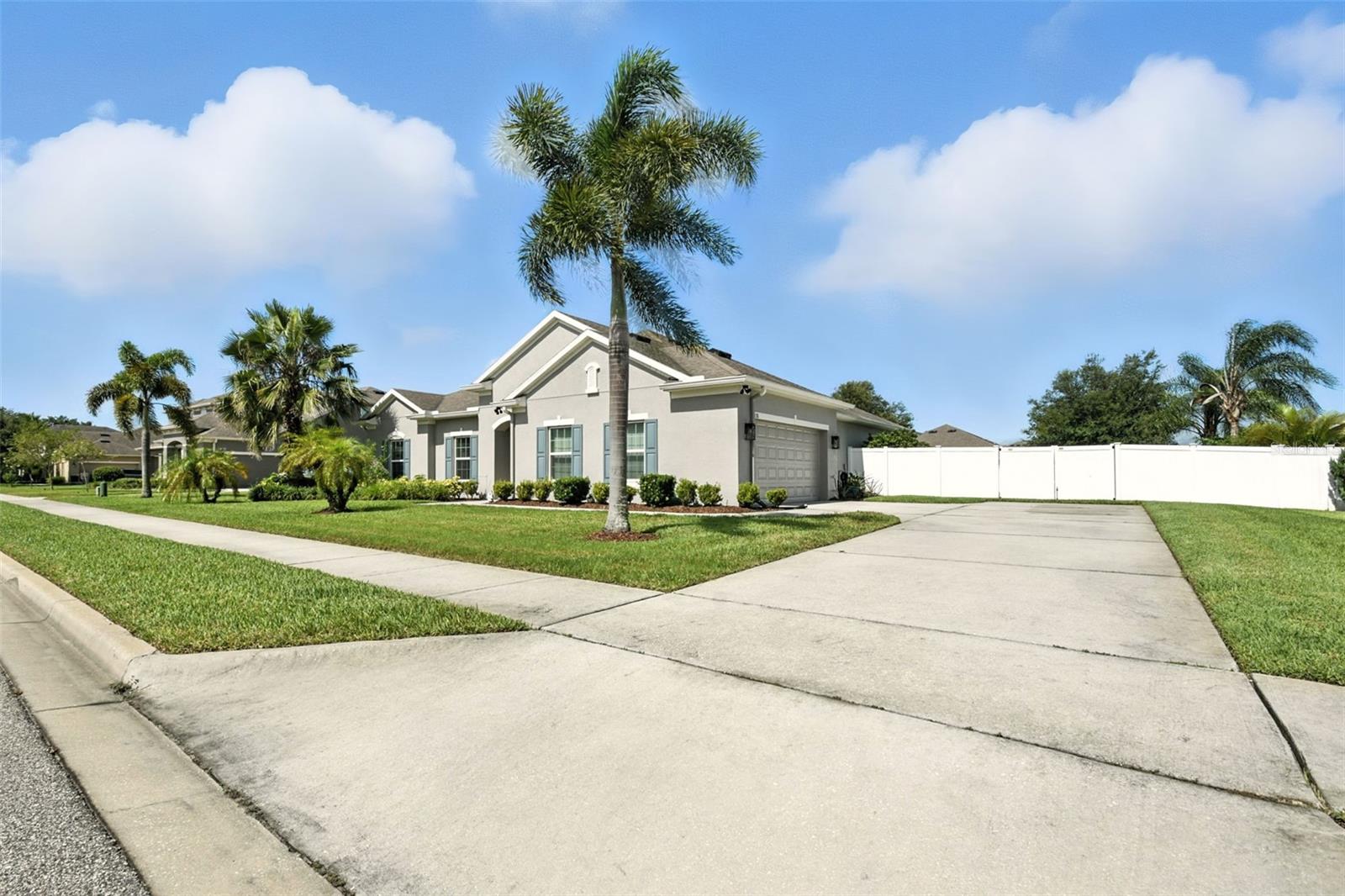 4176 GOLDEN WILLOW CIRCLE