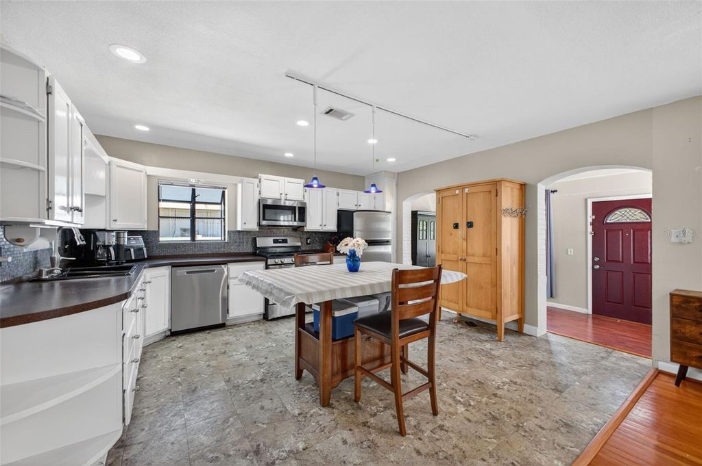 Photo of 114 N Arcturas Avenue, Clearwater, FL 33765 (MLS # TB8496667)