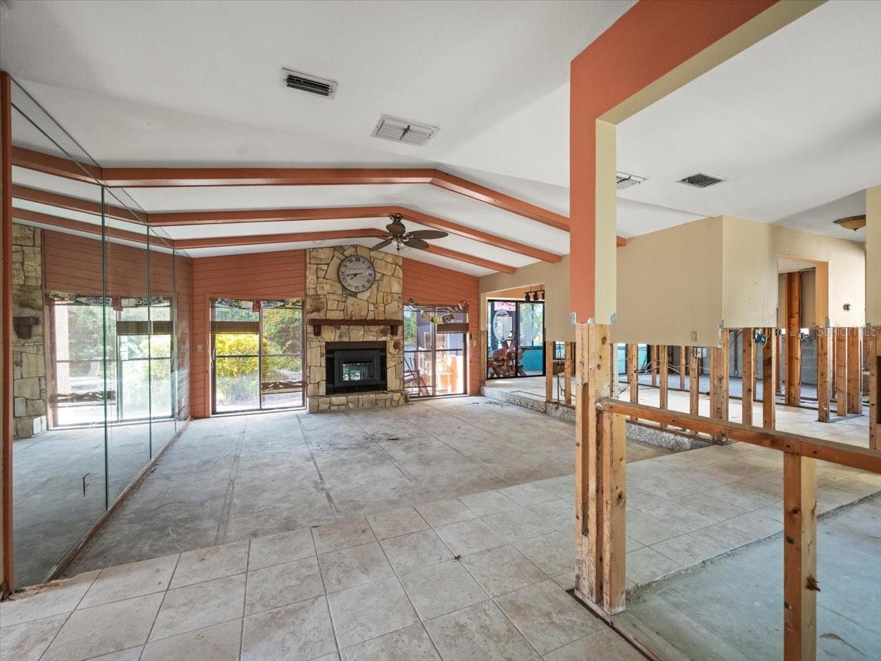 HERNANDO BEACH - Residential