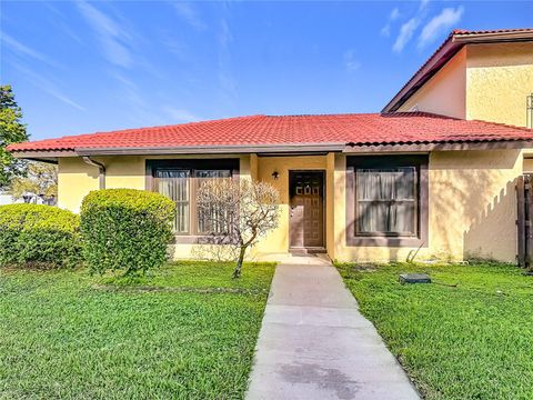 Photo of 571 Hunter Circle, Kissimmee, FL 34758 (MLS # O6388517)