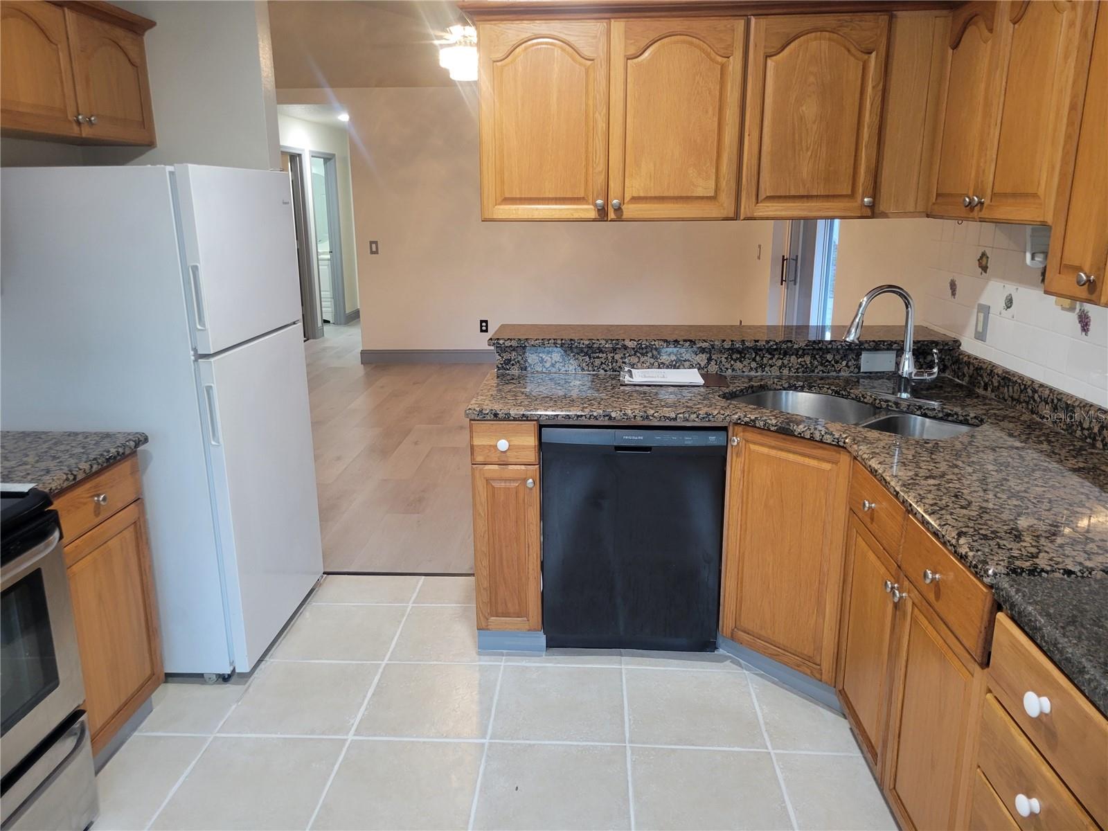 LA JOYA COVE - Residential