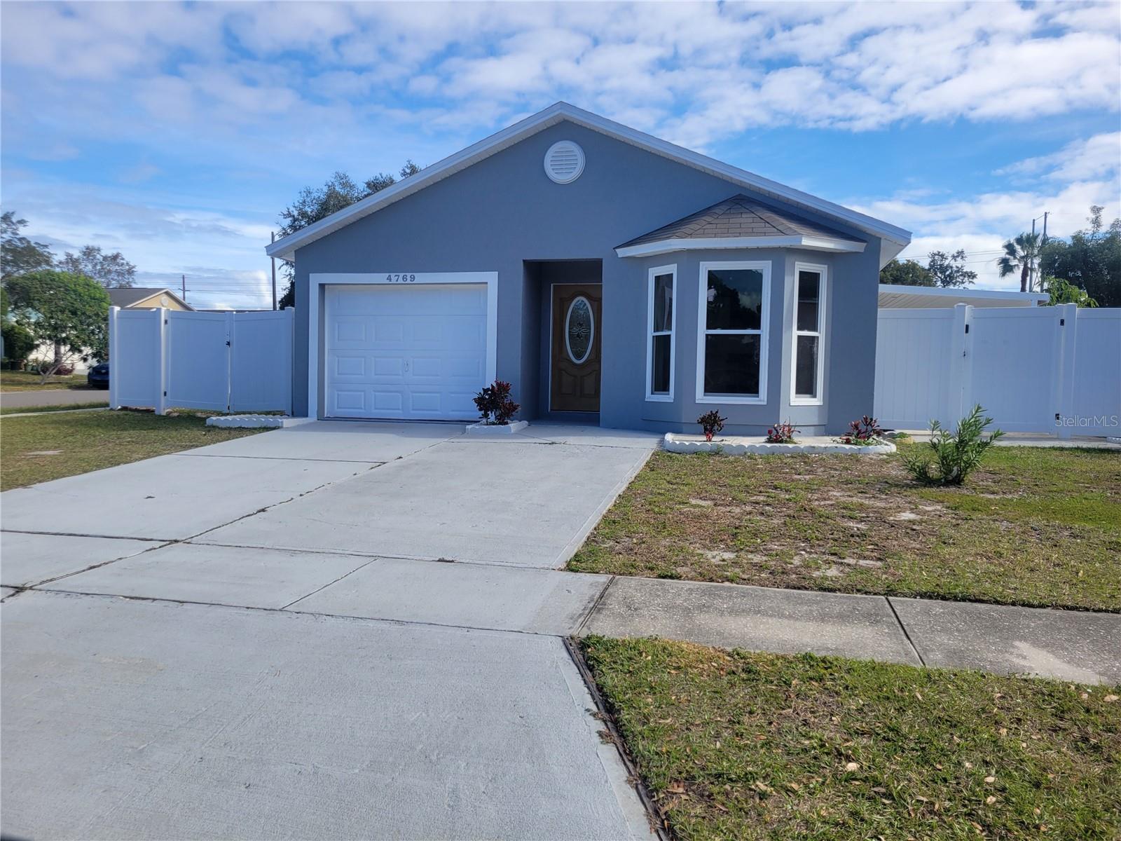 LA JOYA COVE - Residential